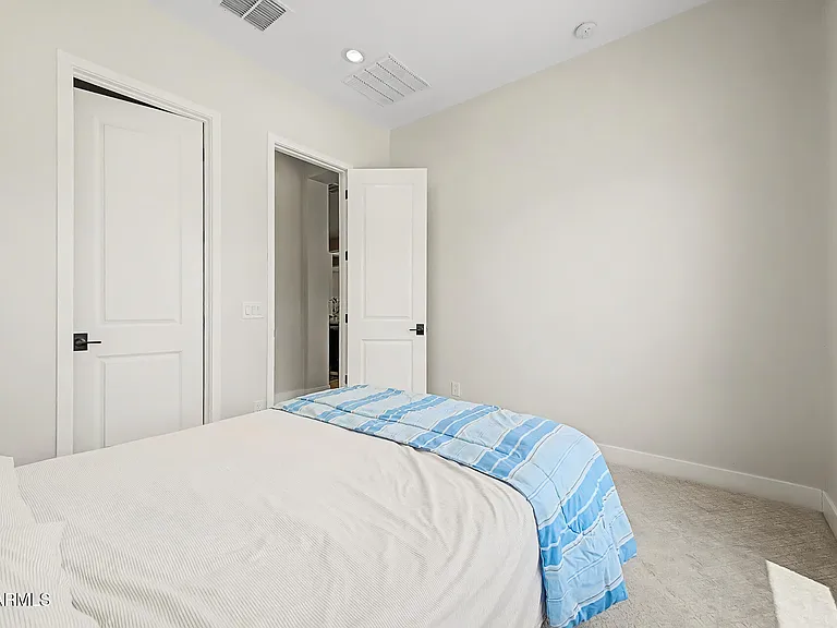 3813 E Fairfield St — Photo 38