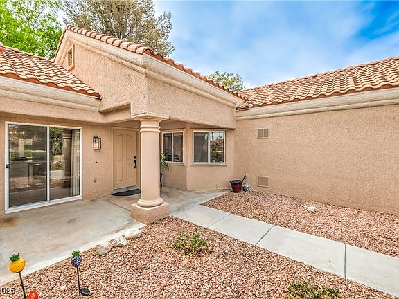 4th image of 8513 Glenmount Dr