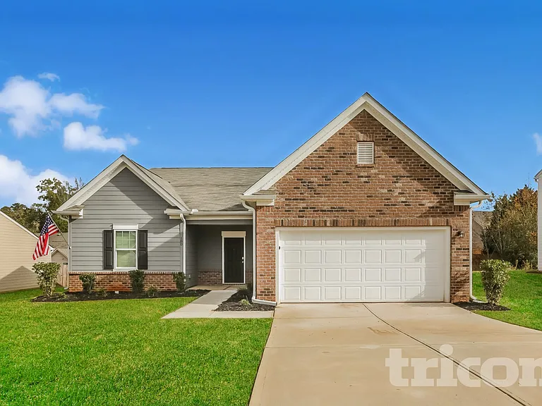 180 Bowen Way — Photo 1