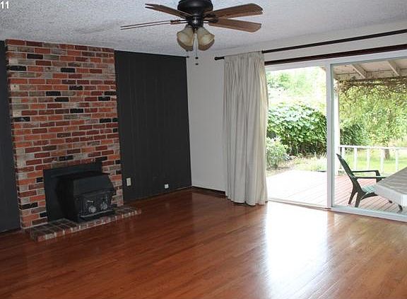 5th image of 2458 SE Meadowlark Dr