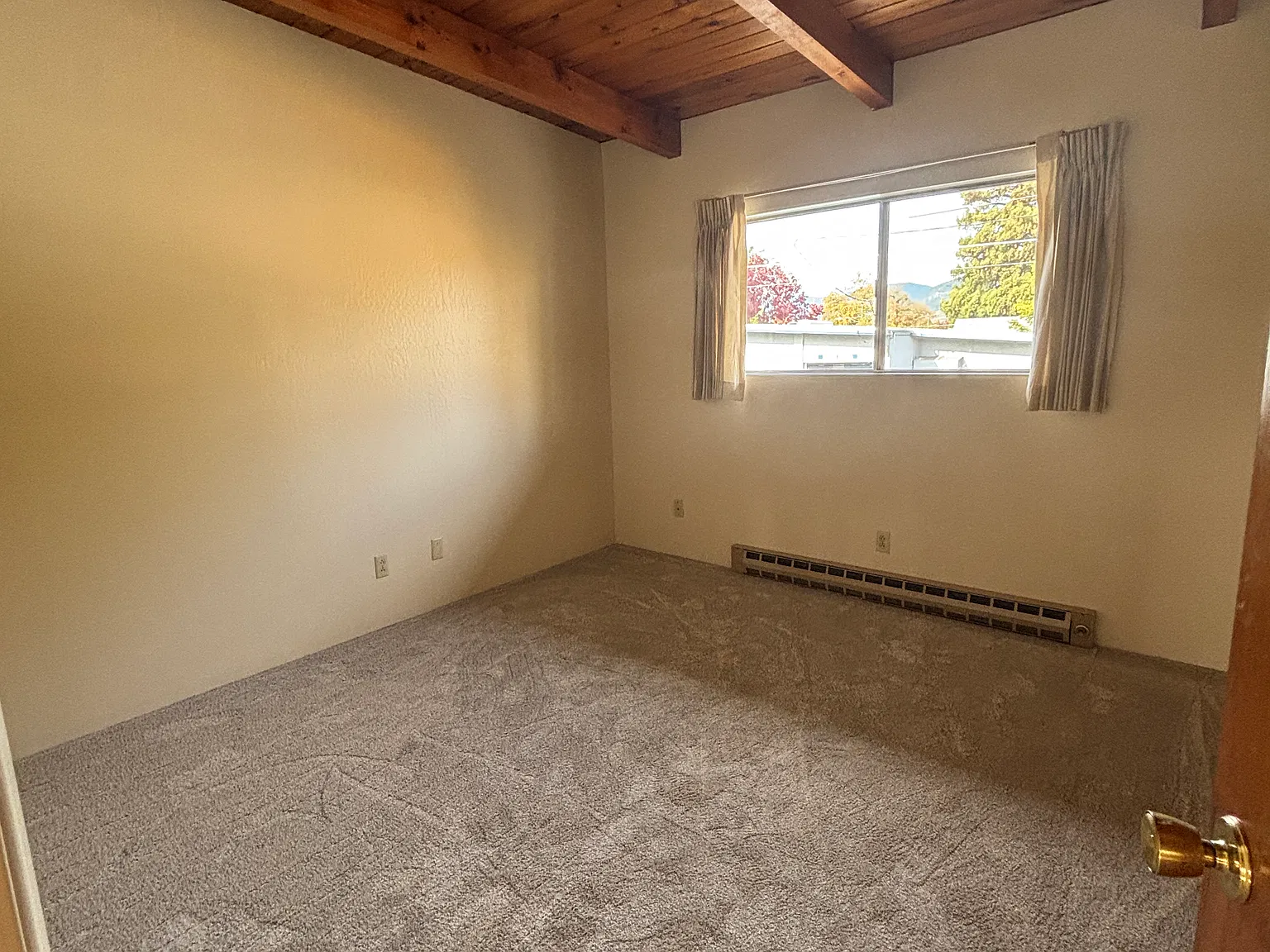 2 bed, 500 sqft, $1,095 — Photo 3