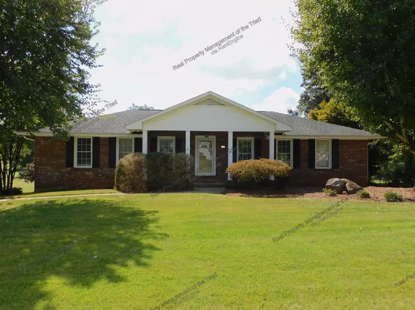 1080 Whispering Pines Dr, Kernersville, NC 27284