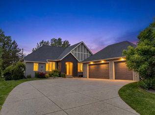 29 E Meadow Pointe Dr, Foothills No. 31, AB T1S 3M8