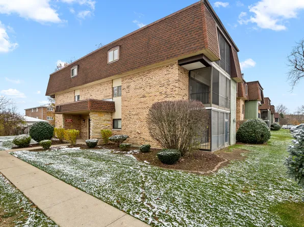 11129 East Rd APT C, Palos Hills, IL 60465