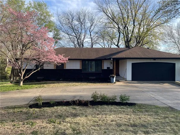 4307 E Red Bridge Rd, Kansas City, MO 64137