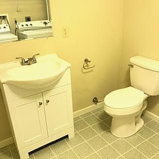 Laundry room 1/2 bath