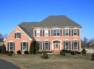 38662 Rambling Farm Dr, Hamilton, VA 20158