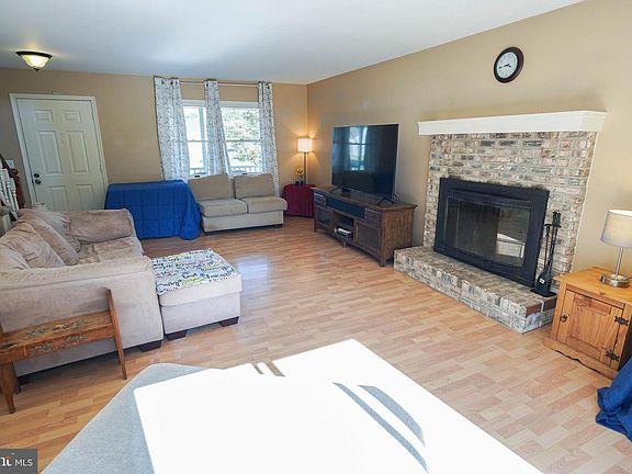 4th image of 6372 Mary Jane Dr