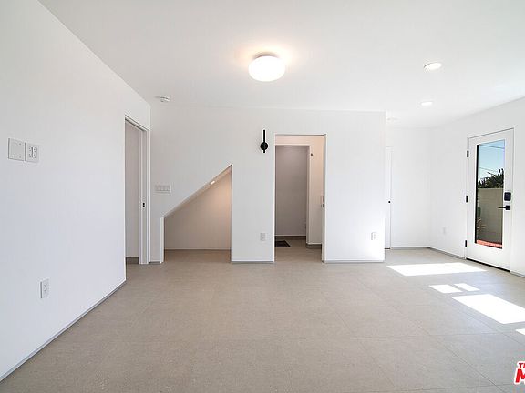 5th image of 4438 W 60th St