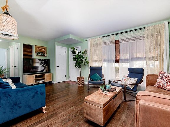 3rd image of 716 Lynn Haven Ln