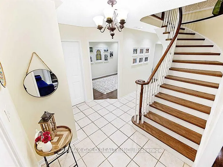 3848 Periwinkle Cres — Photo 4