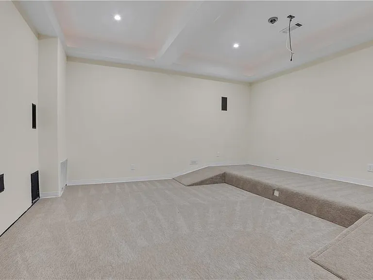 3228 Silver Lake Dr NE — Photo 49