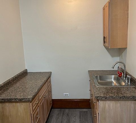 3rd image of 204 Park Ave #2-B