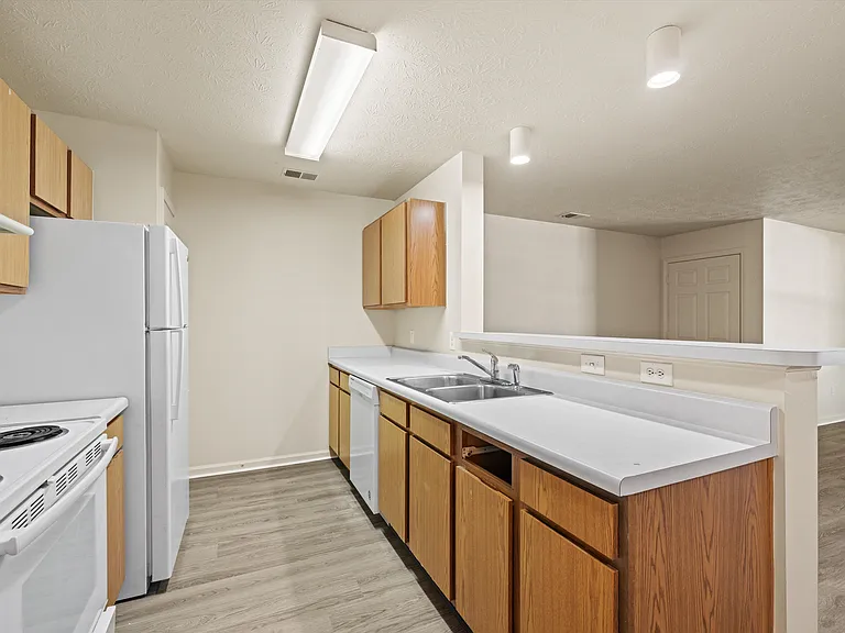 Autumn Woods Apartments — Photo 58