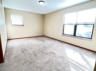 1023 NE Lindsay Ave APT D, Lees Summit, MO 64086