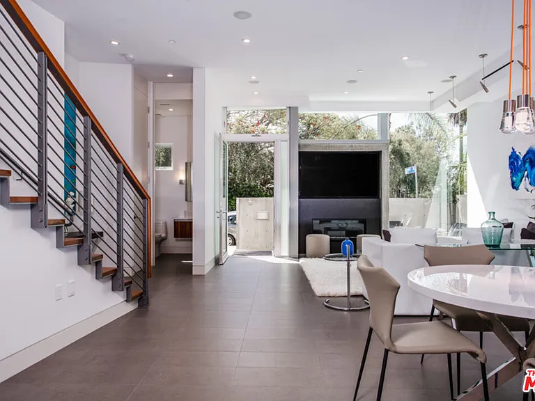 1217 Cabrillo Ave — Photo 10