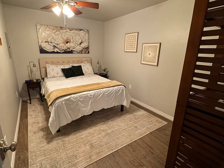 1207 W Gore Blvd #15 — Photo 7