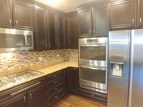 Double Oven, Upgraded Sid-by-Side Fridge