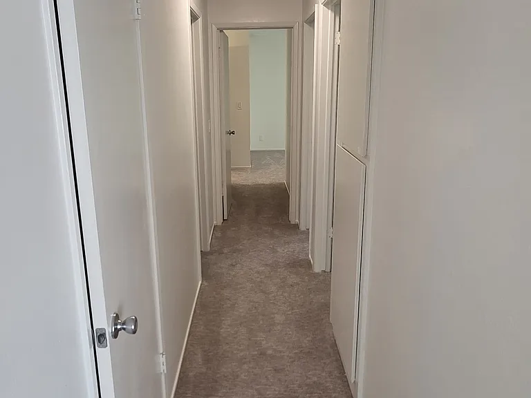 1049 Shell Blvd #8 — Photo 13