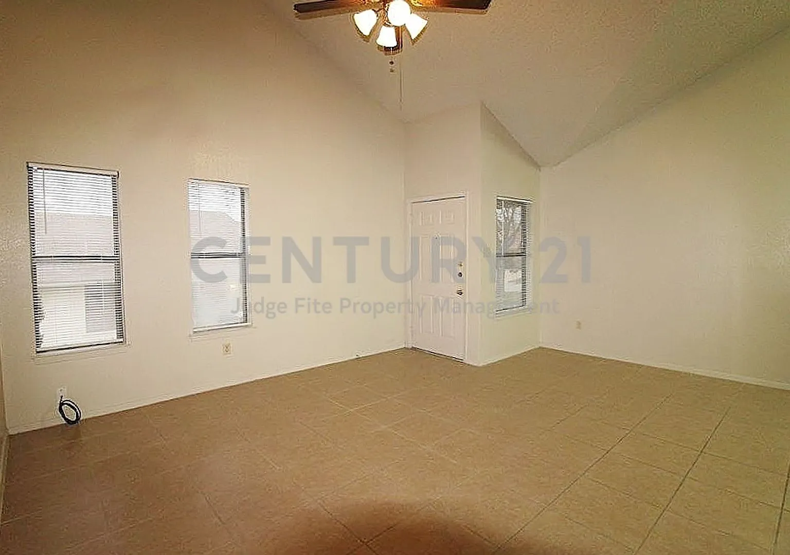 Adorable 2/1.5 in Weatherford For Rent! — Photo 4
