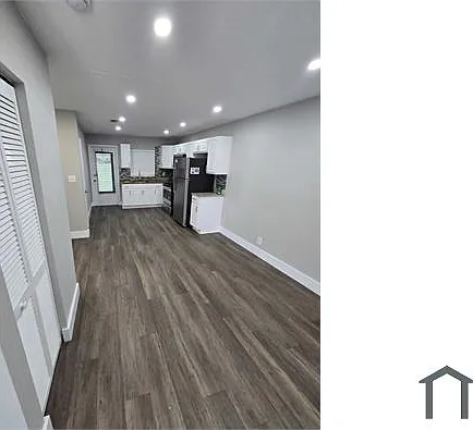 2 bed, 900 sqft, $2,099 — Photo 2
