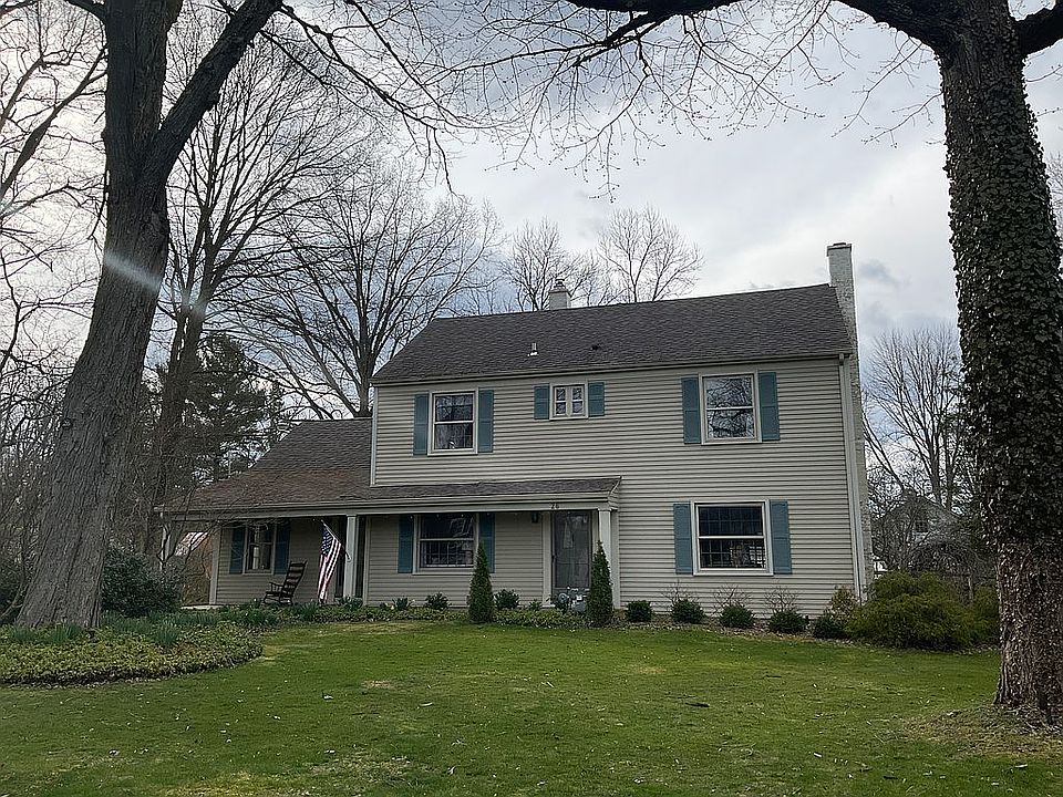 1st image of 26 College St
