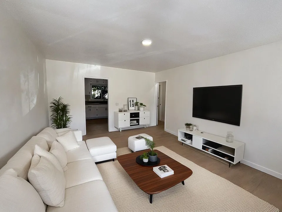 6819 N Figueroa St #3