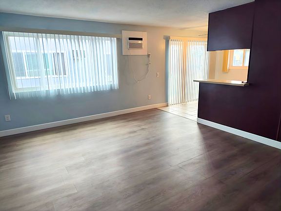 5th image of 4371 Green Ave Unit C
