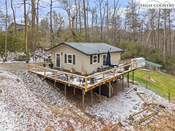 88 Rockhouse Lane, Newland, NC 28657