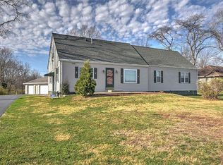 2733 S Taylor Rd, Decatur, IL 62521