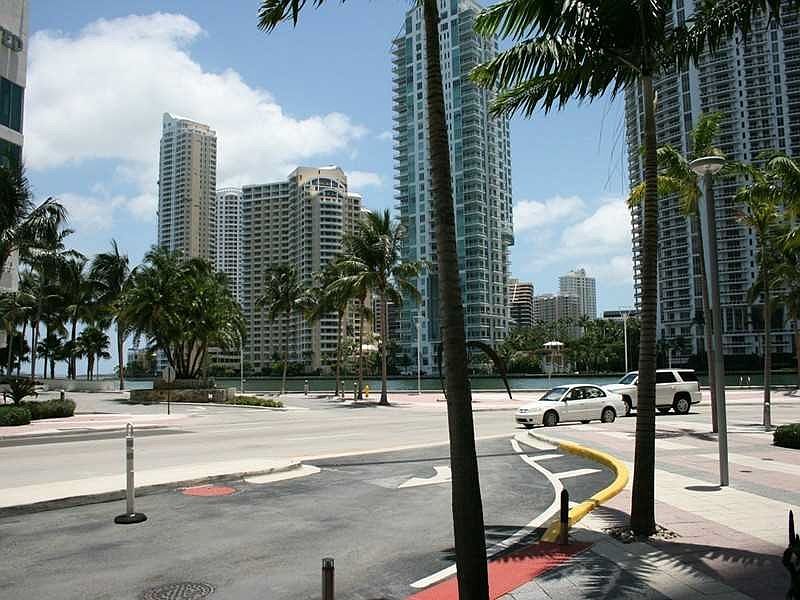 2nd image of 300 S Biscayne Blvd APT 1403
