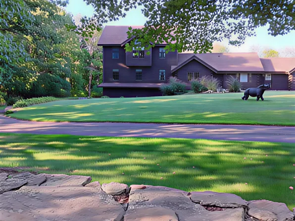 8 Hillsville Rd, North Brookfield, MA 01535