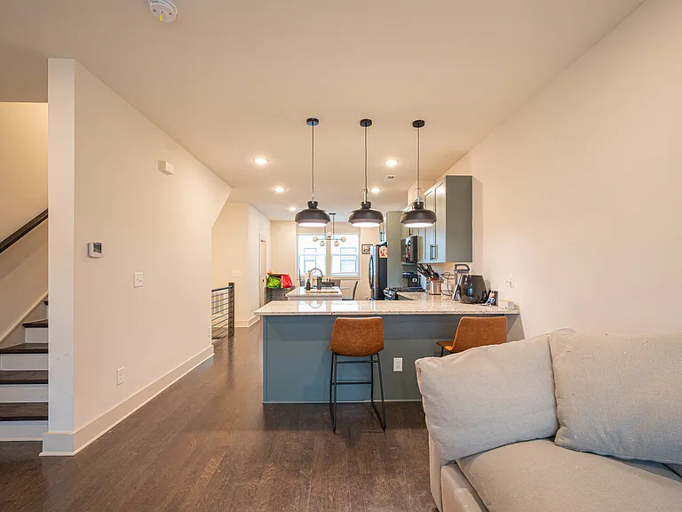 Wesley Terrace Ave — Photo 12