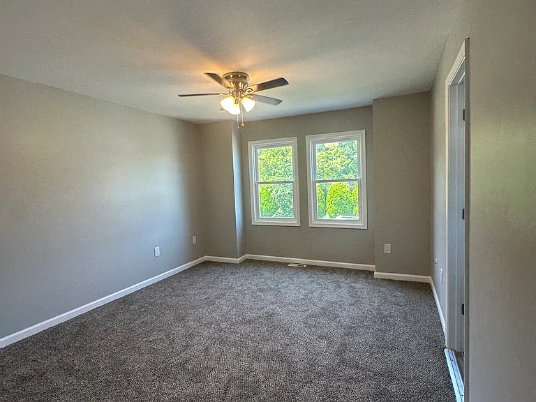 14 Danbury Dr — Photo 16