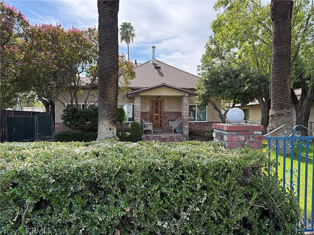 3 bed, 2000 sqft, $1,800 — Photo 1