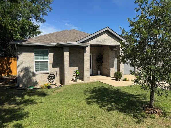 600 S Hattie St #B, Terrell, TX 75160