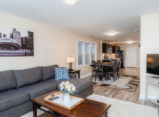 2927 W Lyndale St #1, Chicago, IL 60647