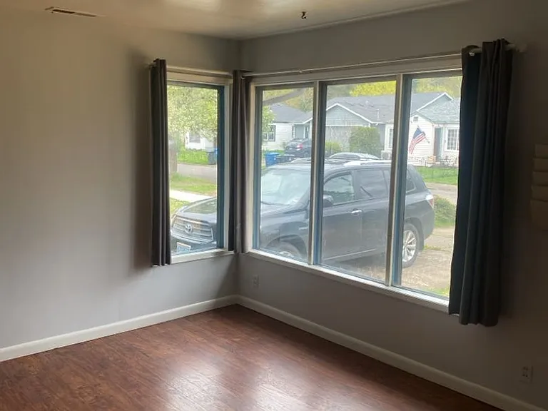 1470 Ruge St NW — Photo 4