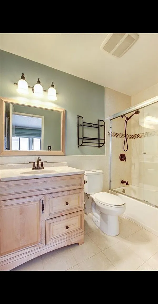 3 bed, 2.5 bath, 1450 sqft, $3,200 — Photo 4