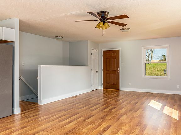 5th image of 320 Overlook Dr