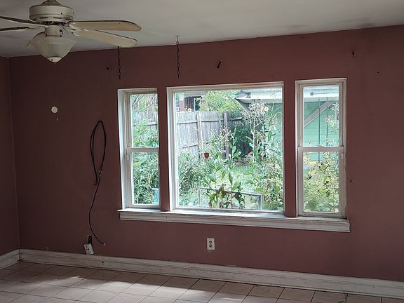2nd image of 6420 S Sacramento Ave