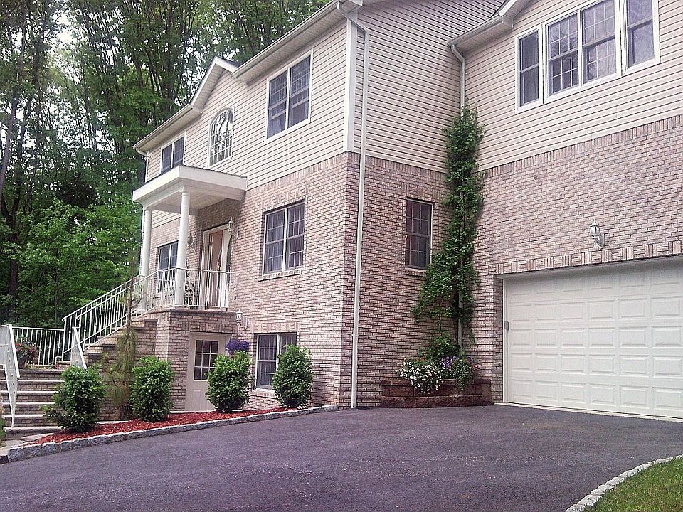 Private Road on 1.5 Acres