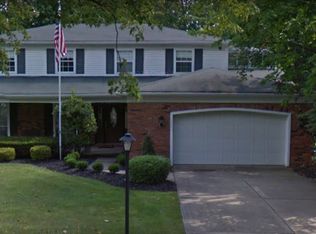 16952 N Meadows Ln, Strongsville, OH