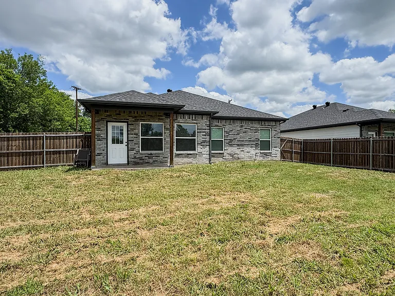 3105 Spencer St — Photo 13