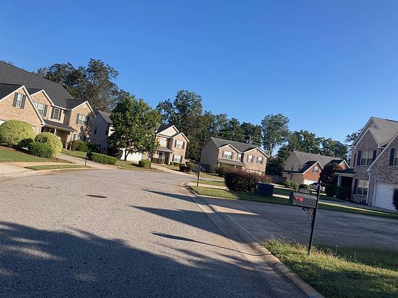 4th image of 205 Haywood Dr