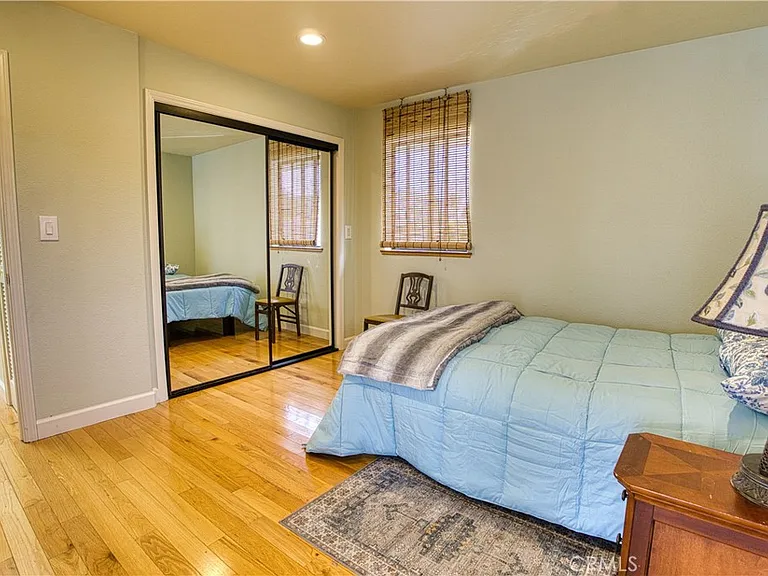978 Balboa St — Photo 37