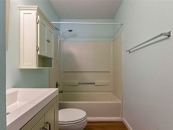 4th image of 1618 Picadilly Ct NE