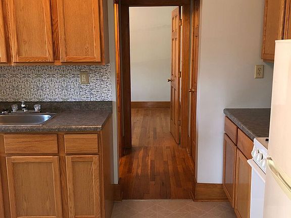 2nd image of 1516 Grand Ave #6