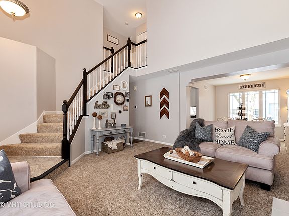 3rd image of 411 Knoll Crest Dr