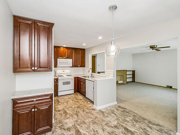 2nd image of 4140 River Ln